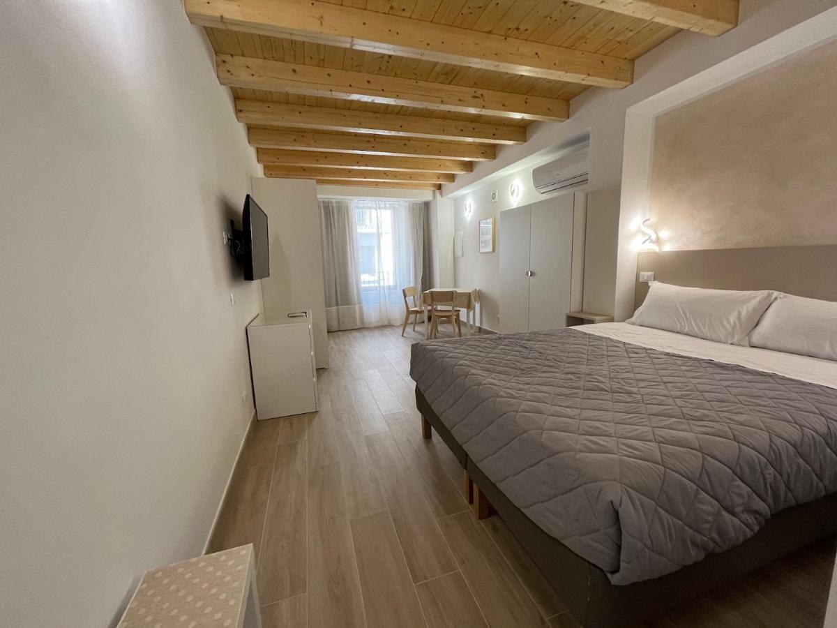 Anfite Apartments Santa Maria Desenzano del Garda Exterior foto